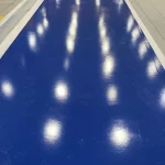 Piso em poliuretano azul de alto brilho
